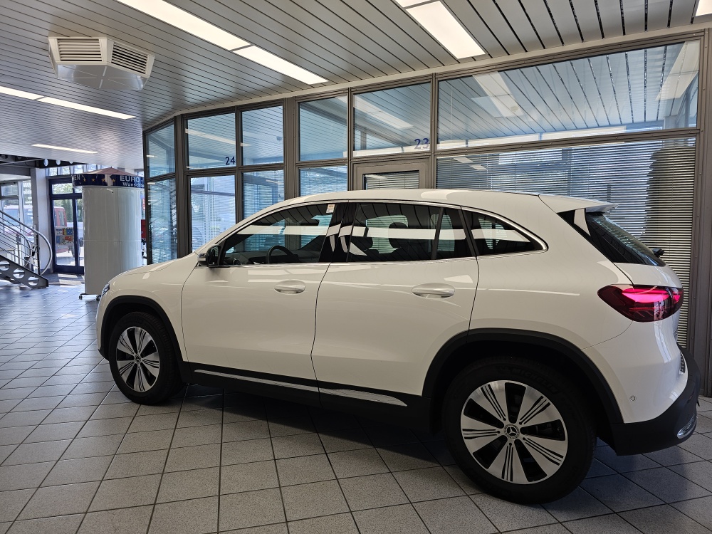 Mercedes-Benz EQA 250+ – Foto 32
