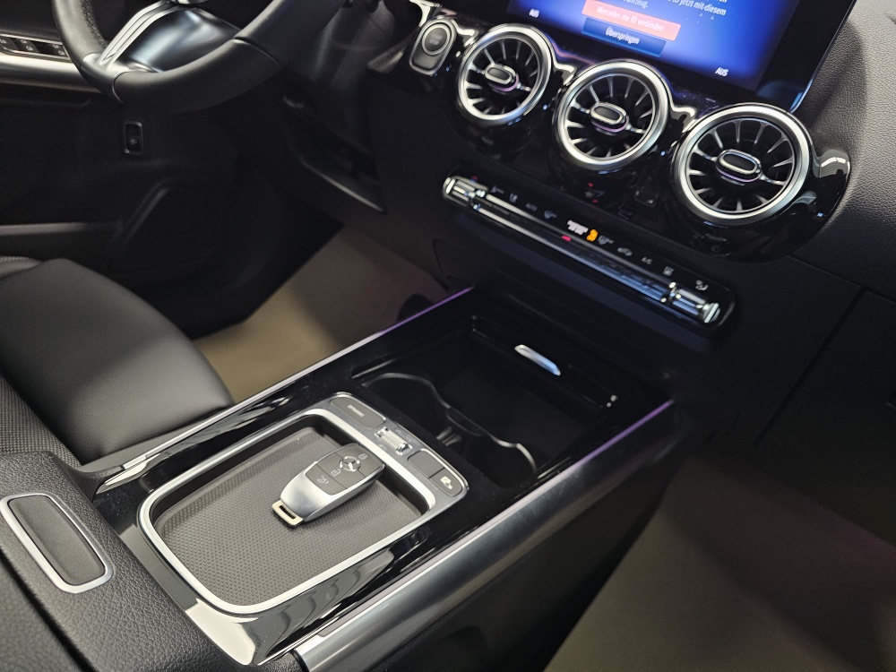 Mercedes-Benz EQA 250+ – Foto 9