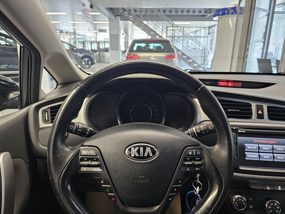 Kia Ceed – Foto 14