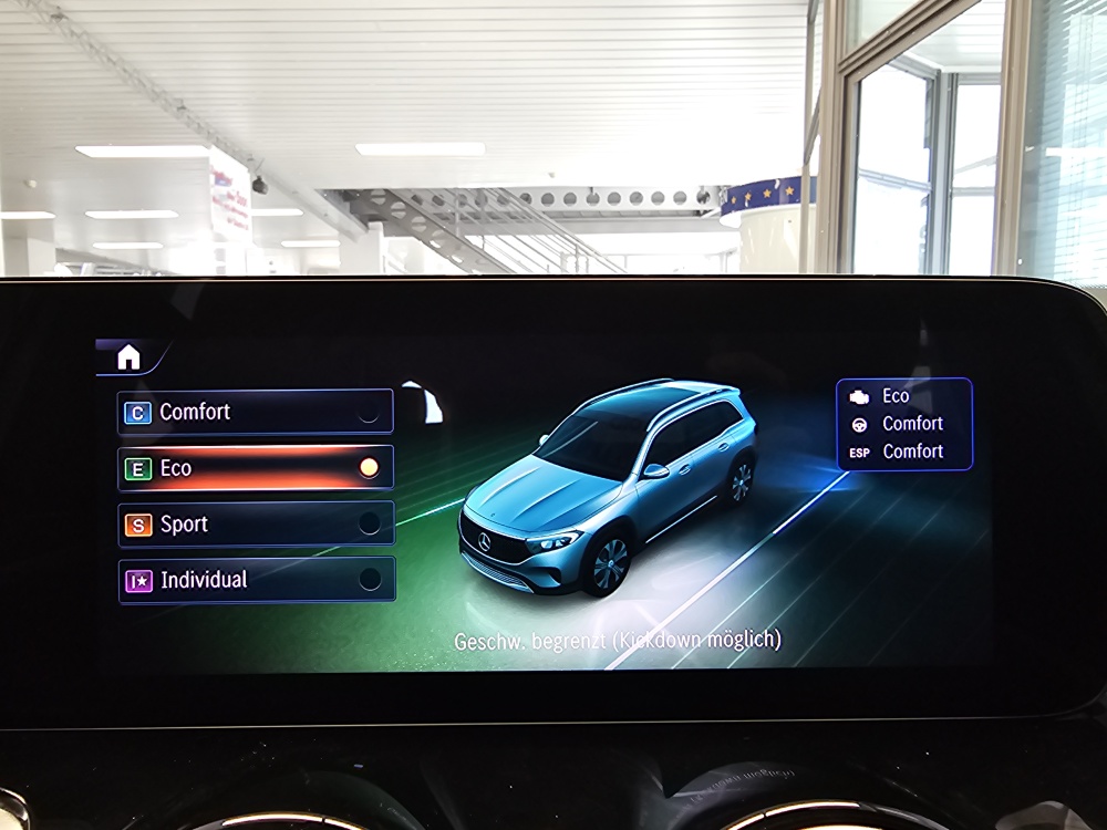 Mercedes-Benz EQB 250+ – Foto 21