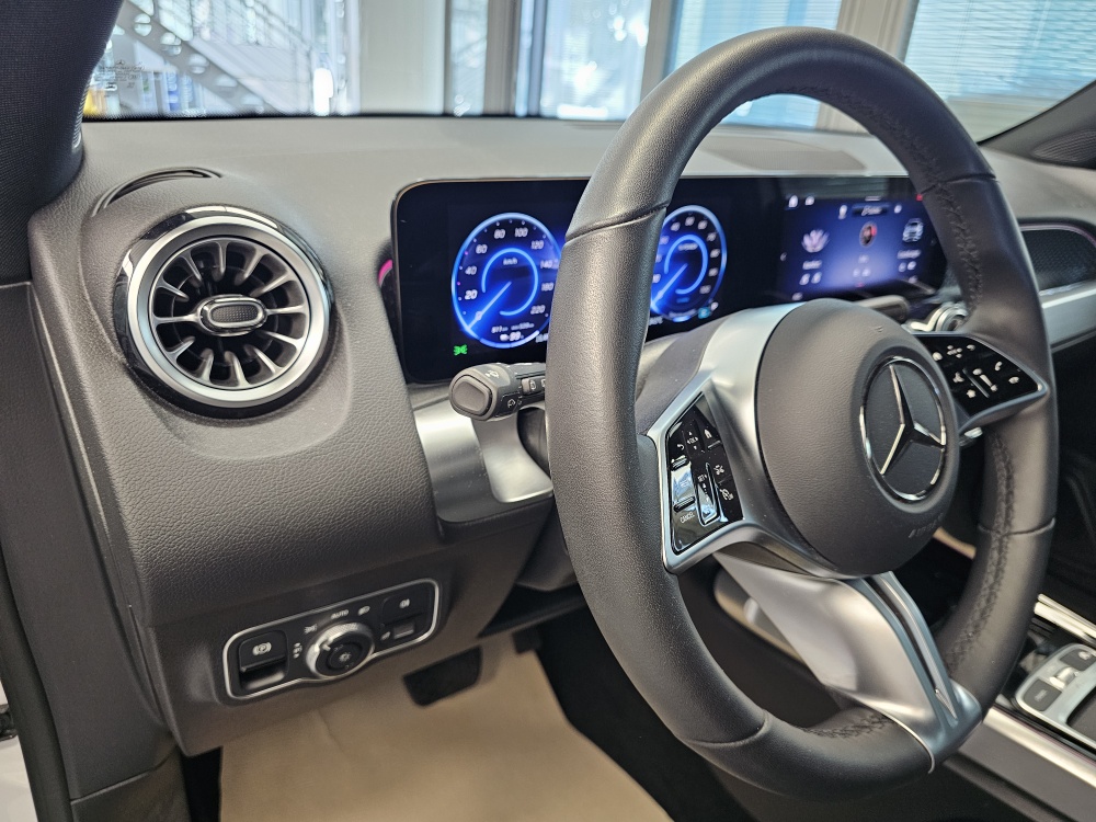 Mercedes-Benz EQB 250+ – Foto 28