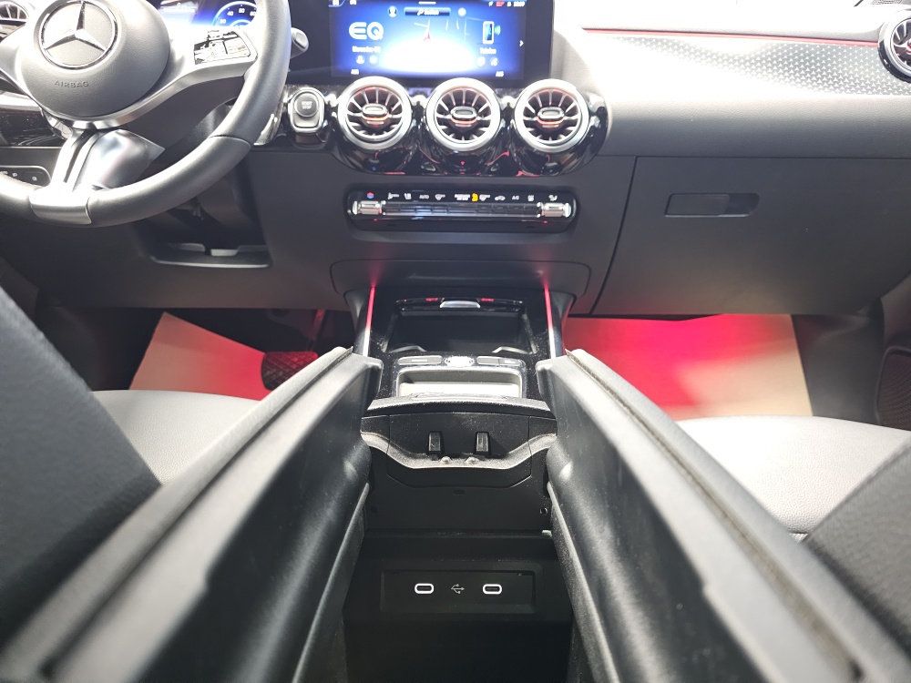 Mercedes-Benz EQA 250+ – Foto 10