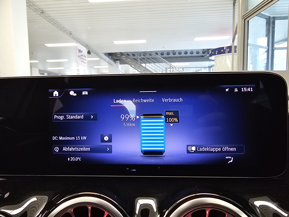 Mercedes-Benz EQA 250+ – Foto 15