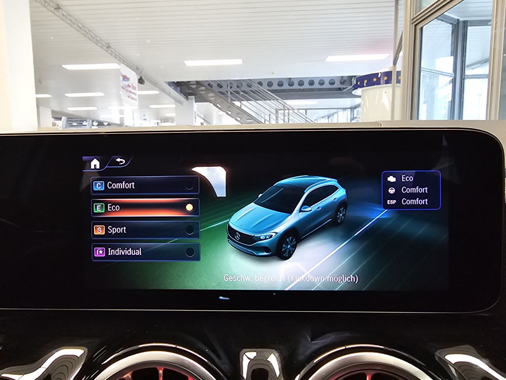 Mercedes-Benz EQA 250+ – Foto 21