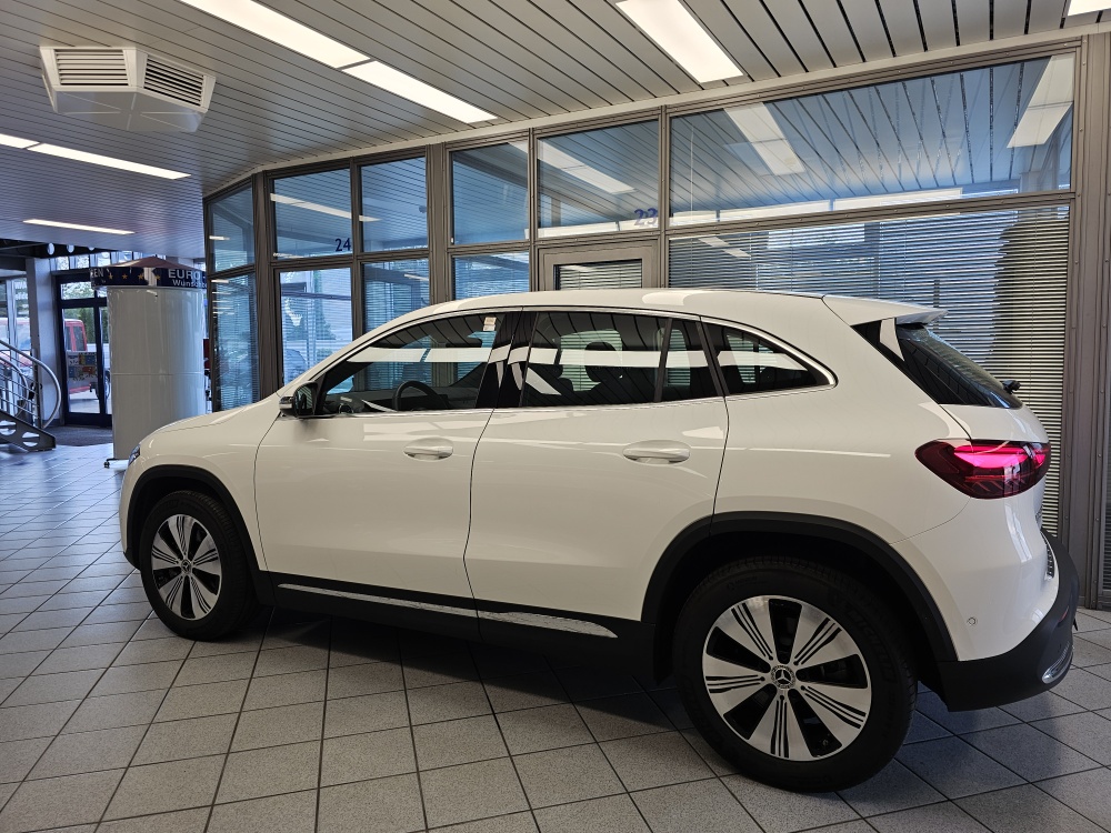 Mercedes-Benz EQA 250+ – Foto 33