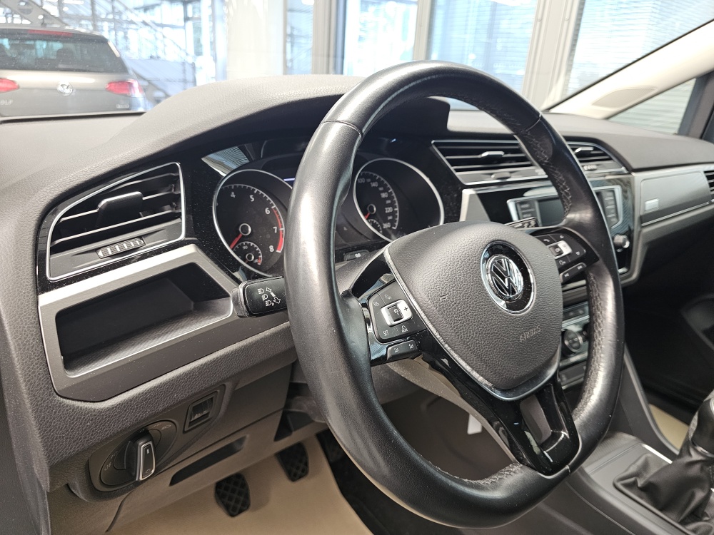 VW Touran – Foto 16