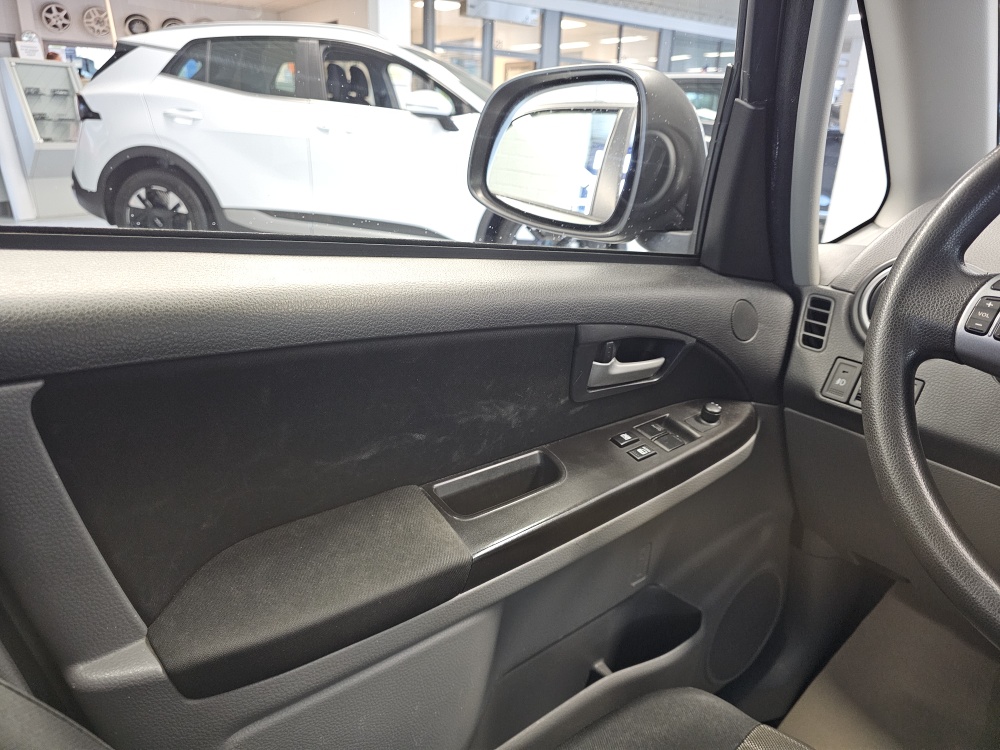 Suzuki SX4 – Foto 11