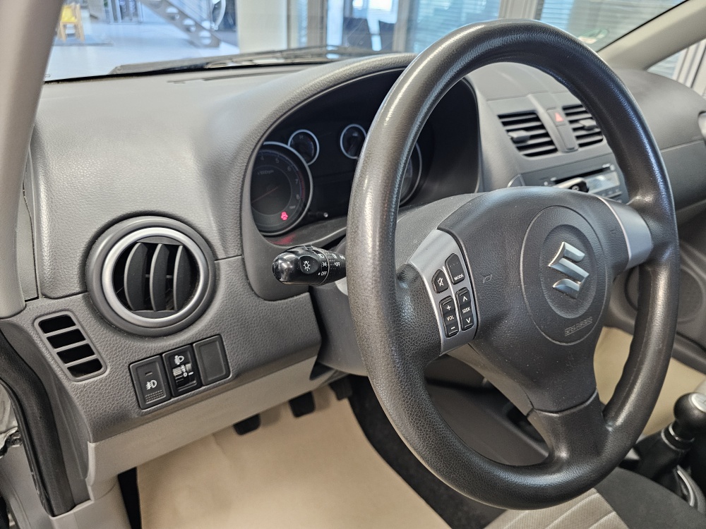 Suzuki SX4 – Foto 13
