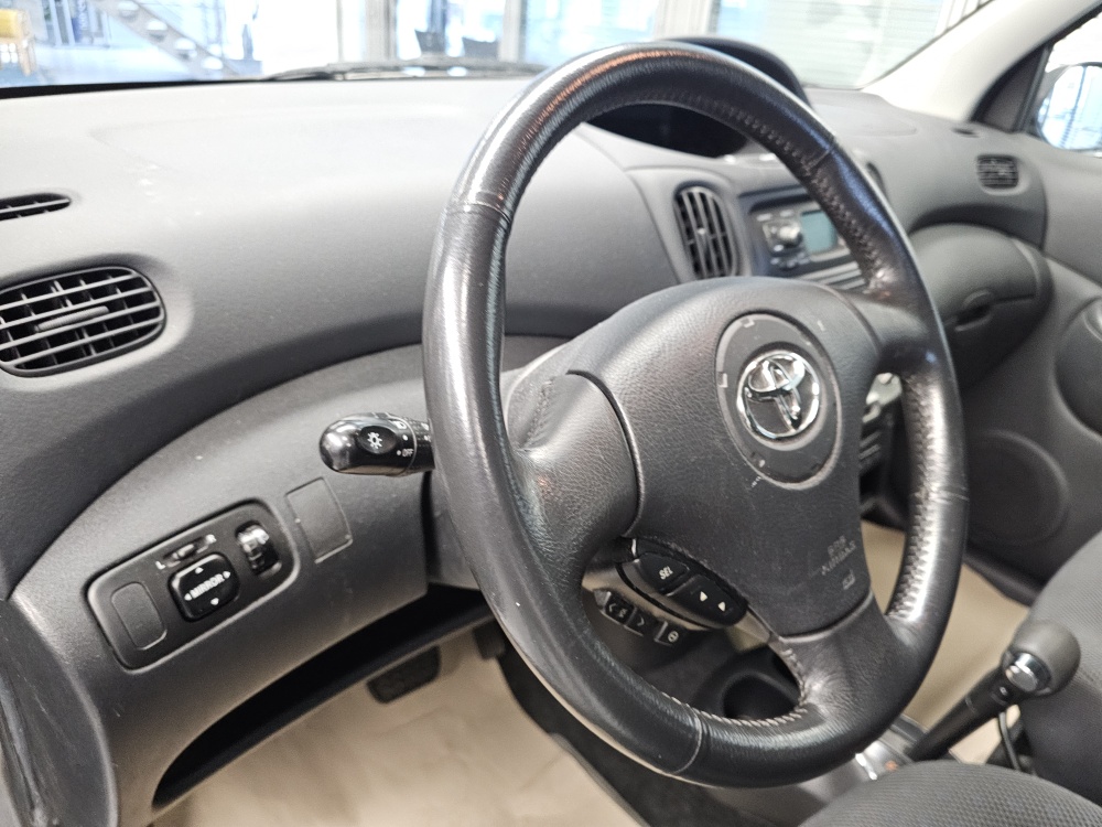 Toyota Yaris Verso – Foto 11
