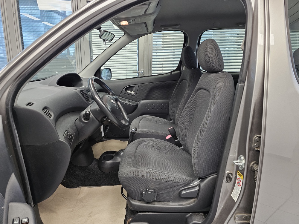 Toyota Yaris Verso – Foto 12