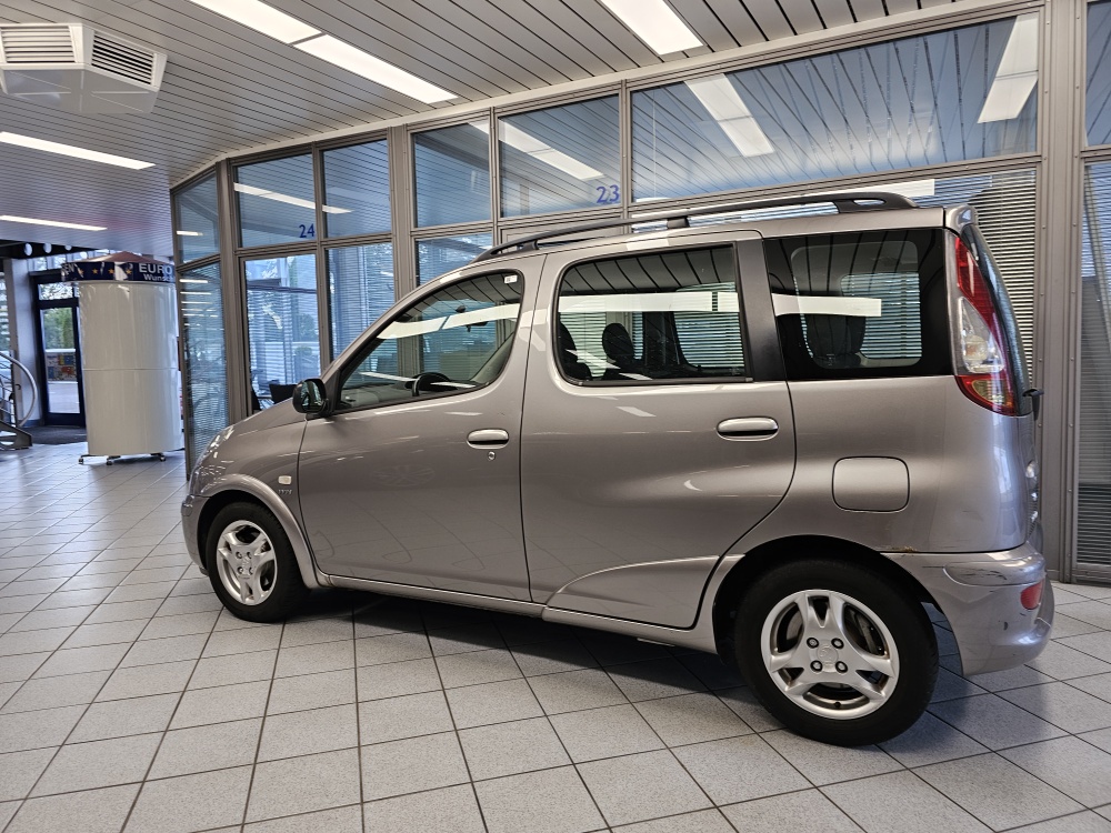 Toyota Yaris Verso – Foto 14