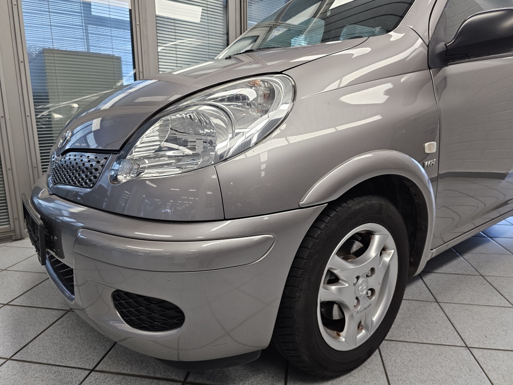 Toyota Yaris Verso – Foto 15