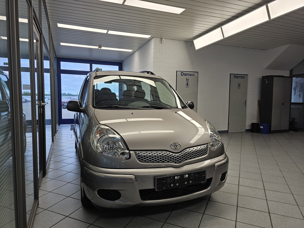 Toyota Yaris Verso – Foto 17