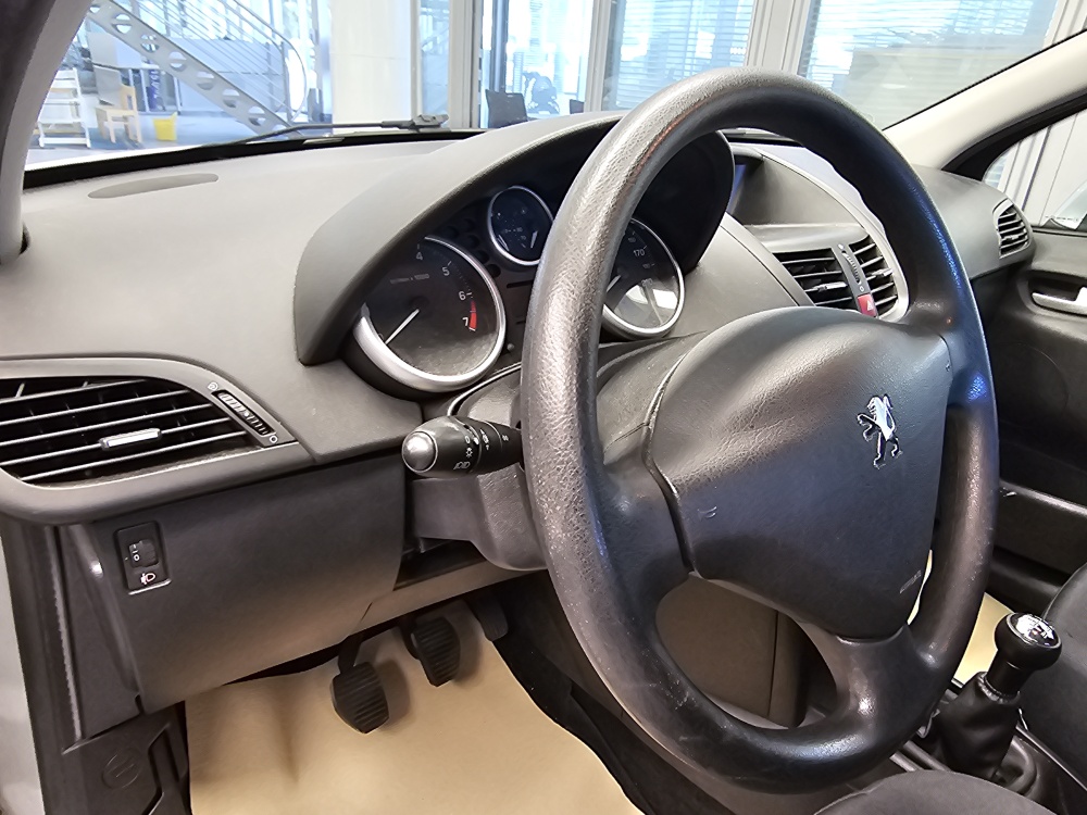 Peugeot 207 – Foto 6