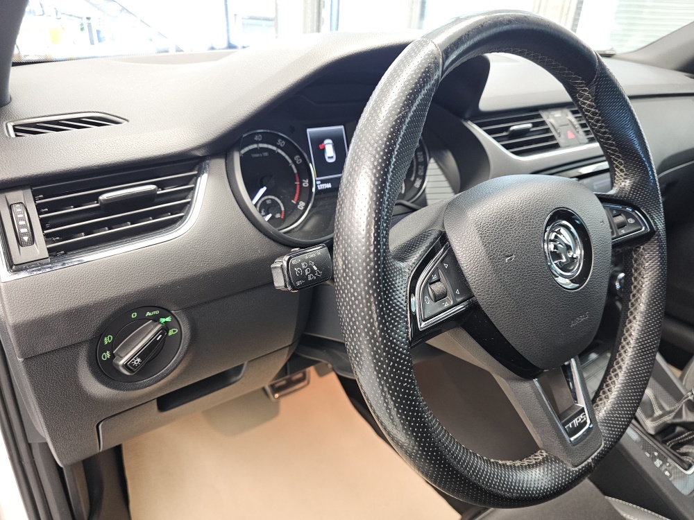 Skoda Octavia Combi – Foto 17
