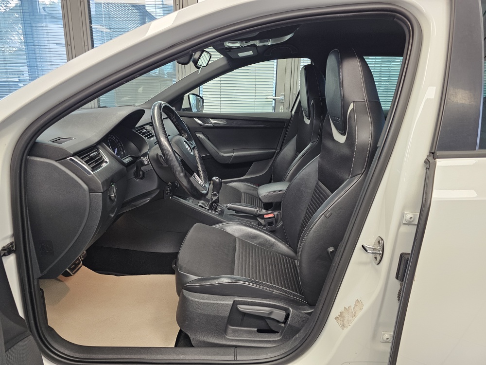 Skoda Octavia Combi – Foto 18