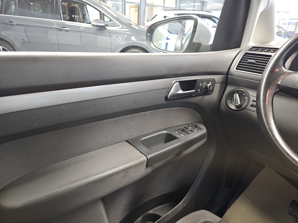 VW Touran – Foto 10