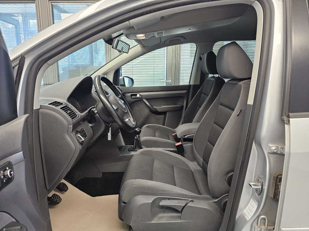 VW Touran – Foto 13