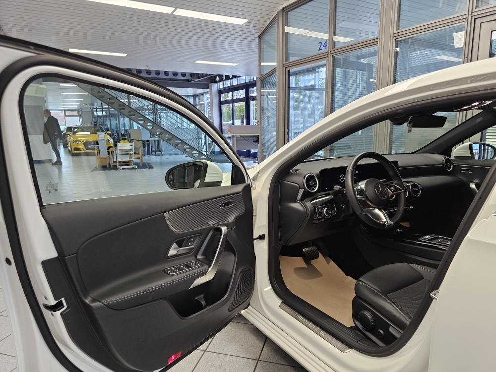 Mercedes-Benz A 180 – Foto 28