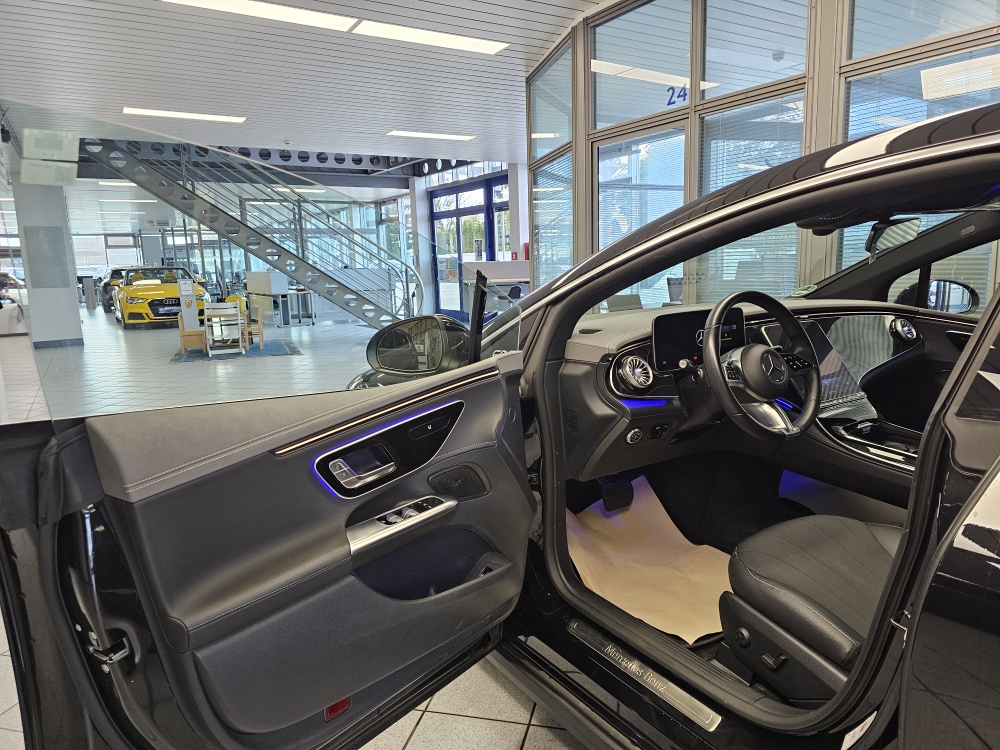 Mercedes-Benz EQE 300 – Foto 34