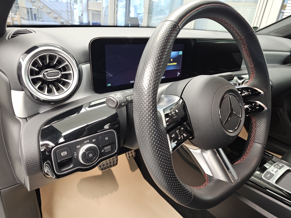 Mercedes-Benz A 200 – Foto 25
