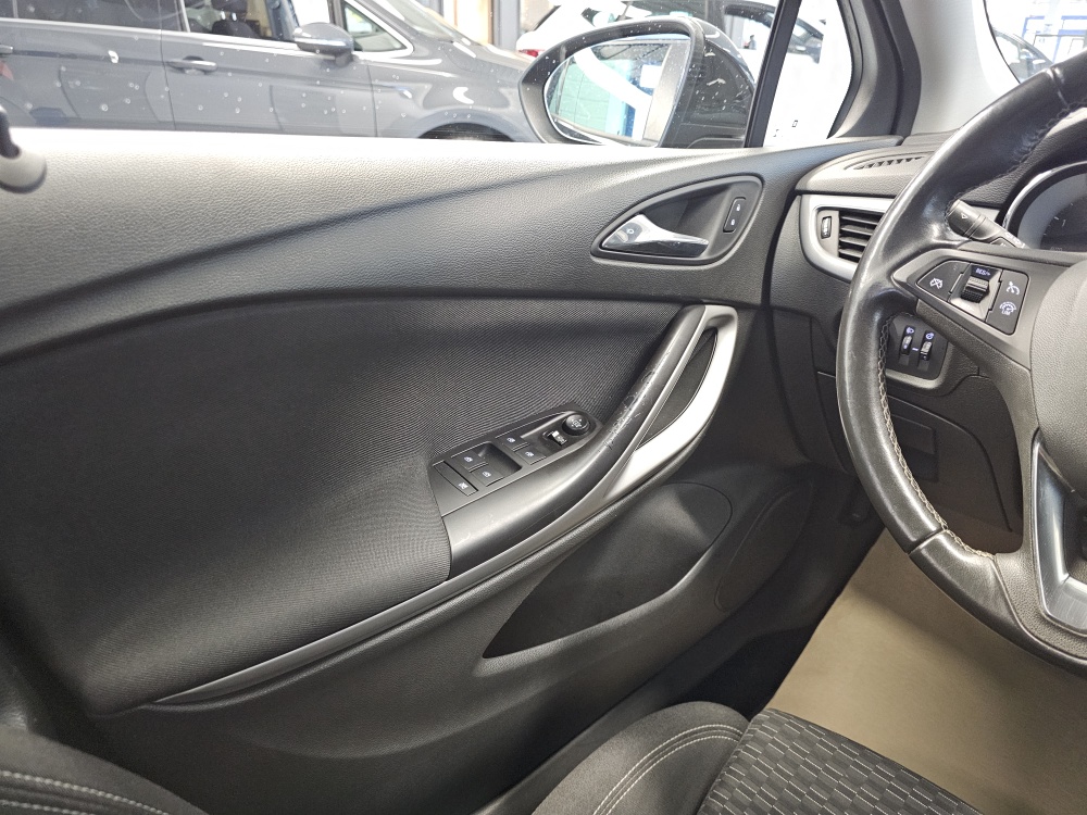 Opel Astra Caravan – Foto 17