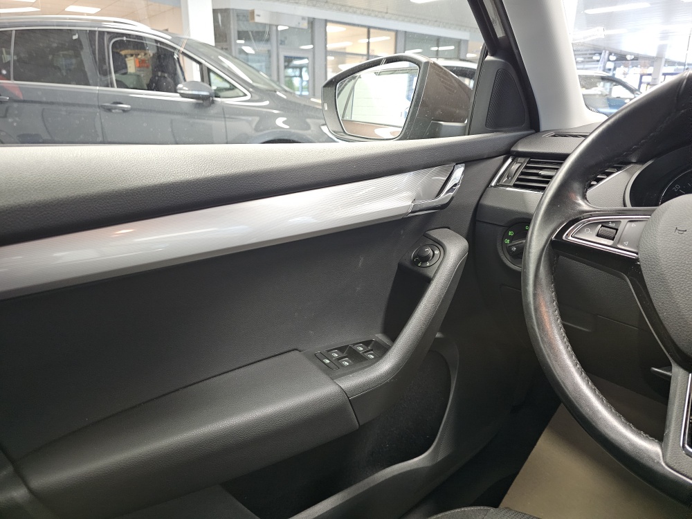 Skoda Octavia Combi – Foto 17