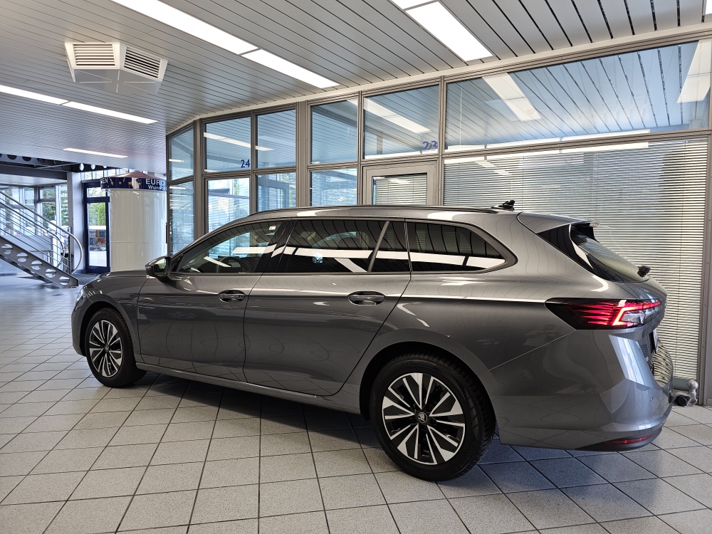 Skoda Superb Combi – Foto 32