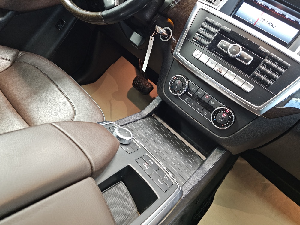 Mercedes-Benz ML 350 – Foto 10