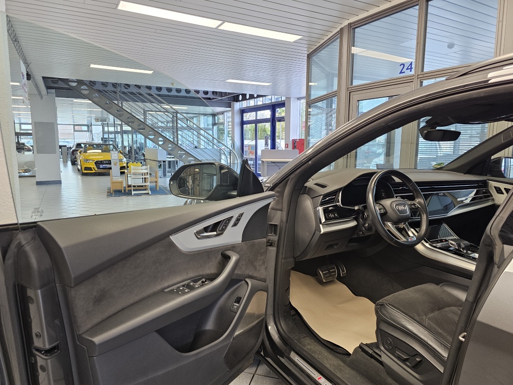 Audi Q8 – Foto 38